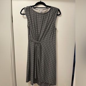 Front knitted Black and white dress